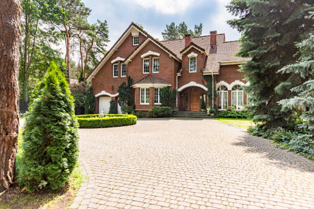 Best Driveway Pavers Cost  in Bellevle, IL